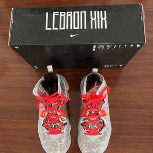 Nike LeBron XIX big kid basketball shoes size 6